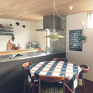 雰囲気をガラリと変える☆テーブルリネンで気軽に模様替え