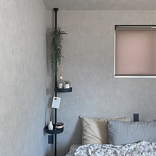 「スマートにインテリアの可能性を広げてくれる、スタンド型収納ディスプレイ」 by min.さん