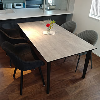 「穏やかにインテリアに映える、黒ファブリックのデザインチェア」 by izumikoさん