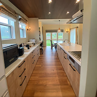 「リゾート×クラシカルで穏やかに仕上げた、明るく開放的なキッチン」 by nana.no.ieさん