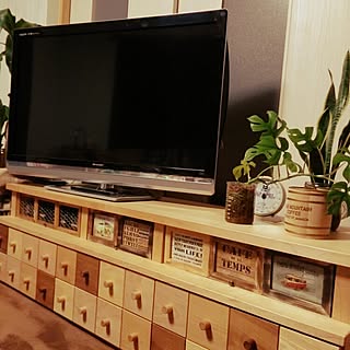 フォトフレームが目隠しに変身！oreoさんのDIY棚扉