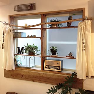 リフォーム気分で部屋の印象UP！「古材風窓枠DIY」by 8kosan.さん