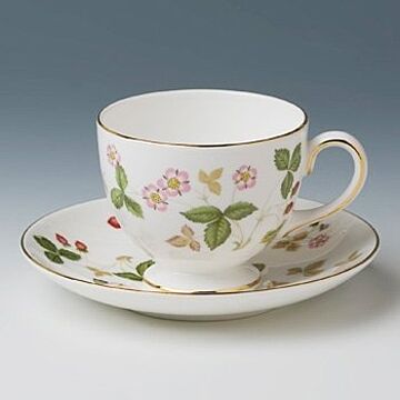 ウェッジウッド　ワイルドストロベリー　ティーカップ&ソーサー（珈琲紅茶兼用）　Wedgwood　イギリス　洋食器　ブランド