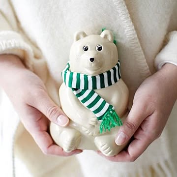 グリーンマフラー付き　しろくま貯金箱　Polar Bear(ポーラーベアー) Money box　PLASTEP（プラステップ）2023年　Palaset