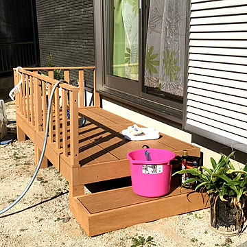 ウッドデッキ 本体 単品 人工木 樹脂 ベランダ テラス 縁側 庭 縁台 DIY 組立て簡単 錆びない 腐らない デッキ 水洗い ブラシ 台 段差解消 段差軽減