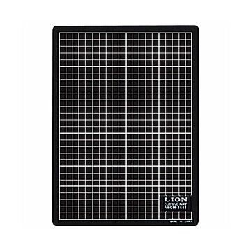 (まとめ) ライオン事務器 カッティングマット再生PVC製 両面使用 300×220×3mm 黒／黒 CM-3011 1枚 【×10セット】