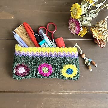魔女のお庭　お花モチーフのペンケース＊オリーブグリーン