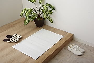 シンプルな竹製玄関マット 約45×70cm ホワイト