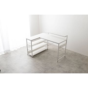デスク、モニター台、ラックが一体となったL字型デスク