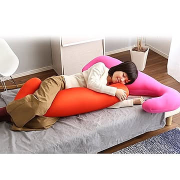 日本製 ゴールド 流線形 ショートタイプ ビーズクッション 抱き枕 長さ約125cm リビング用