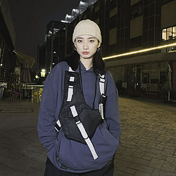 バッグ 斜めかけ 鞄 ブラック 韓国ファッション オールシーズン お洒落 ファッション 通勤 通学 軽い 軽量 動きやすい パンク ロック V系