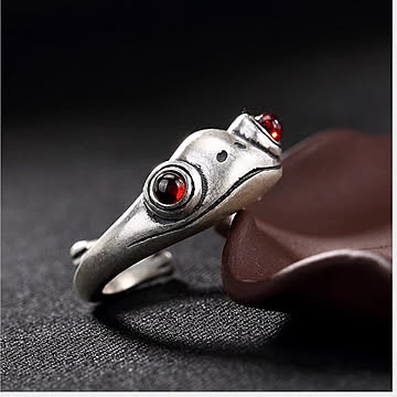 レッドアイ 赤い目 925 カエル 蛙 シルバーアクセサリー シルバーリング 指輪 銀 フリーサイズ サイズ調整可能 蛙 フロッグ かえる 金運 安全 無事に帰る ピンキー