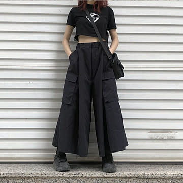 パンツ ニッカ風 ワイドパンツ ボトムス ブラック 韓国ファッション ゆったり ビッグシルエット オーバーサイズ 黒無地 ズボン レッグ クラシック