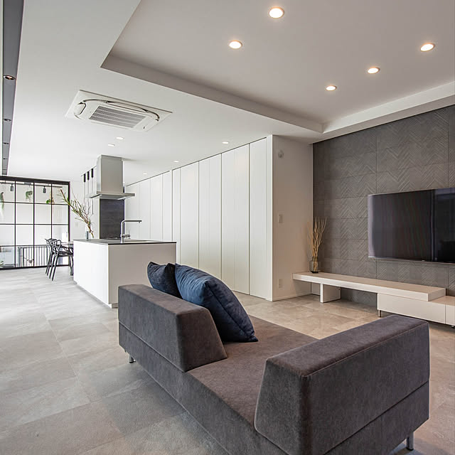 大理石の存在感の有る、重厚な置き時計です。 掛け時計の通販専門店