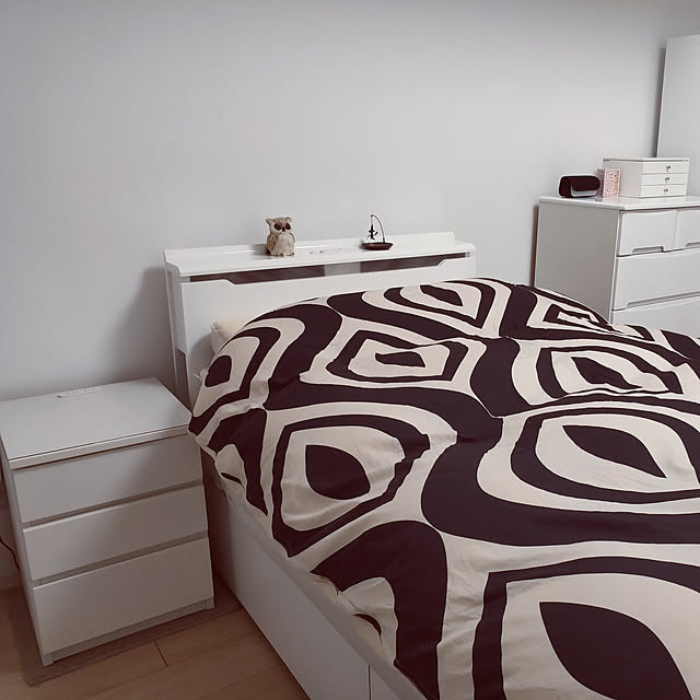 Bedroom,寝室,北欧,ひとり暮らし,シンプル,マンションインテリア,北欧モダン,モノトーン,北欧インテリア,ホワイトインテリア,シンプルモダン,雑貨,ホワイト収納,寝室インテリア,ベッドカバー,シビラ布団カバー,ニトリ sakuraの部屋