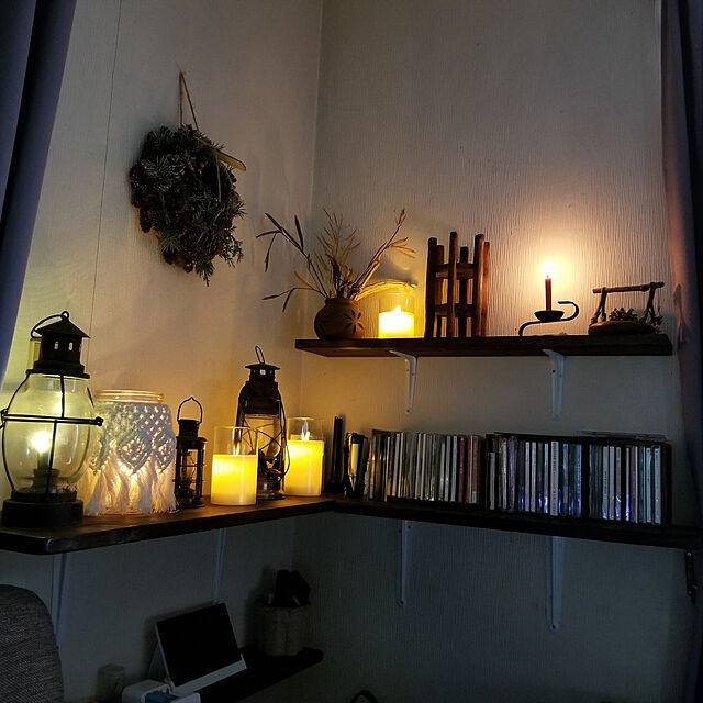 My Shelf,ディスプレイ棚,DIY棚,好きなものを飾る,LEDキャンドルライト,糸巻き,和ろうそく,夏野菜の種,マクラメジャー midoriの部屋