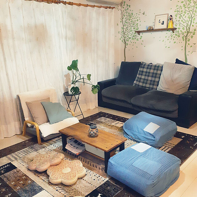 Lounge,フェリシモ,くたくた収納ざぶとん,イケヒコ ラグ,ニトリソファ,観葉植物のある暮らし prepreの部屋
