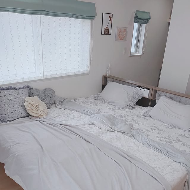 Bedroom,心地よく暮らす工夫,グレー好き,Francfranc,francfrancのある生活,北欧好き,白も好き,Francfranc大好き,男の子3兄弟,建売住宅,ブルーグレーが好き,2枚投稿,アートのある暮らし,デコホームカーテン,Francfrancふわろ,冷感寝具,暑いの大嫌い ryouの部屋
