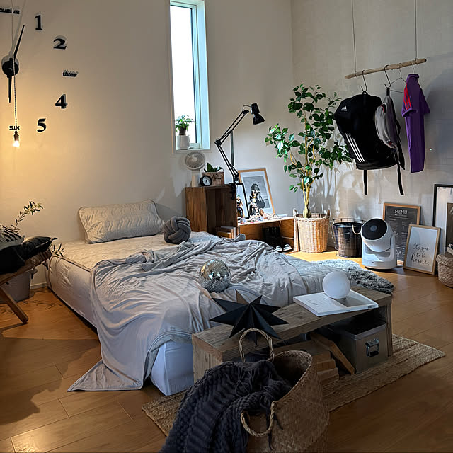 Bedroom,流木ハンガー掛け,カバンの置き場所,冷感寝具,寝具カバー,ホームコーディ,ホームコーディのある暮らし,イオン ホームコーディ TCFJの部屋