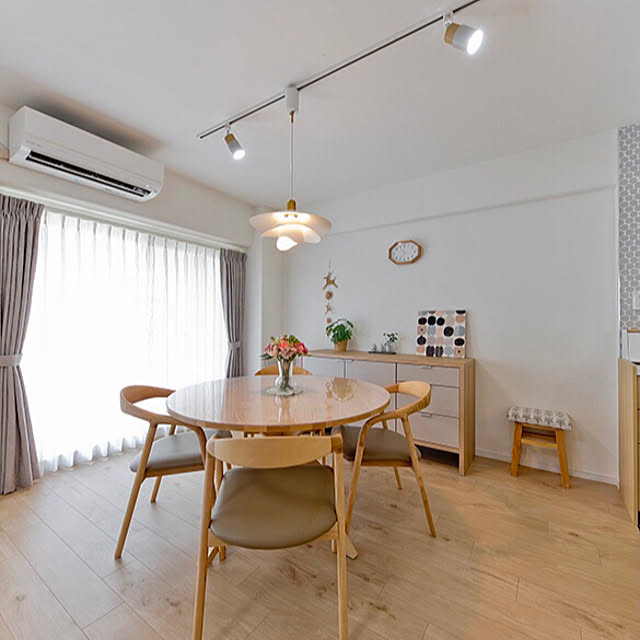 Lounge,ラウンドテーブル,丸テーブルダイニング,丸テーブル,河口家具製作所,ダイニング,北欧インテリア,マンションリノベーション,フルリノベーション,スケルトンリフォーム sari-rinの部屋