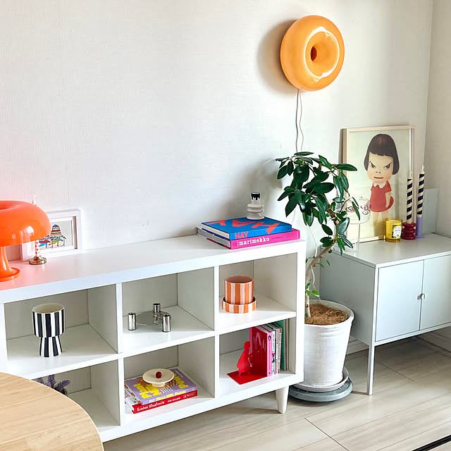 IKEA 照明,IKEA VARMBLIXT,カラフルインテリア,marimekko,colorful room,IKEA,奈良美智,オープンシェルフ,観葉植物のある部屋,H&M HOME,HEY,キャンドル好き,キャビネット,Overview Rio333の部屋