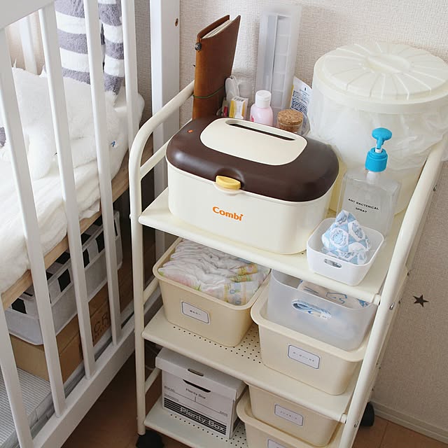 Bedroom,キッチンワゴン,ダイソー,スクエアボックス,seria,モノトーン,収納,無印良品,ポリプロピレンケース,100均収納,赤ちゃんのいる暮らし,salut! hikakoの部屋
