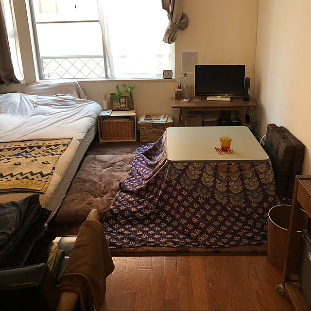 ラグ,古道具,一人暮らし,ラリーキルト,8畳ワンルーム,照明,アンティーク,観葉植物,Overview cumeの部屋
