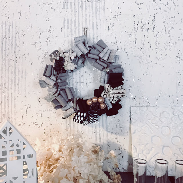 Entrance,壁面DIY,モノトーン,大人リース,フェルトリース,ハンドメイド,迷走系,昭和ポンコツチーム,SPT,カフェ風,クリスマス,輸入壁紙 mamyuの部屋