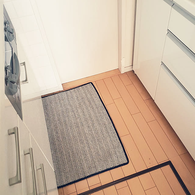 おすすめキッチンマット68選 ニトリや無印など Roomclip Mag 暮らしとインテリアのwebマガジン