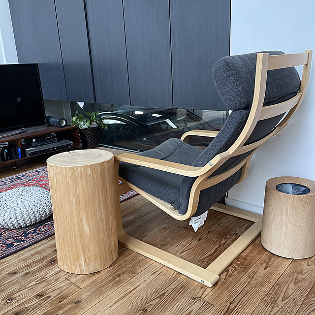 IKEA,インナーガレージ,ポトス,ペルシャ絨毯,丸太スツール,快適な暮らし,切り株スツール,プフクッション,RoomClipショッピング,ルームクリップショッピング,おうた見直しキャンペーン,Overview Oの部屋