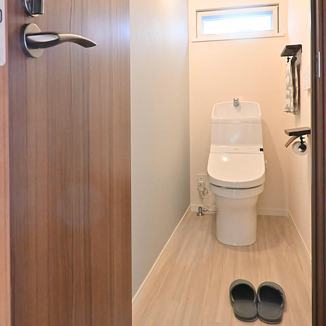 Bathroom,トイレ,二人暮らし,消臭剤,消臭,トイレのインテリア,シンプルインテリア,すっきり暮らす,トイレの消臭剤,シンプルな暮らし,二人暮らしのインテリア,浮かせる化,ニオイ対策,浮かせると掃除が楽,消臭剤ハンギング,トイレ消臭剤,消臭剤オシャレ,新生活応援ガイド2026,シンプル消臭剤,隠さなくて良い消臭剤,おしゃれ消臭剤 mikigumaの部屋