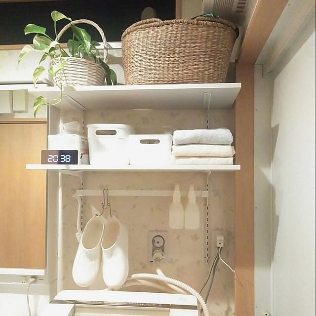 Bathroom,造作棚,ガチャ柱,可動棚,洗濯機まわりの収納,DIY棚,シンプルに暮らしたい,ホワイトナチュラル,ナチュラルが好き,引っかけ脚,洗濯機上の棚,イベント再投稿 h.t.の部屋