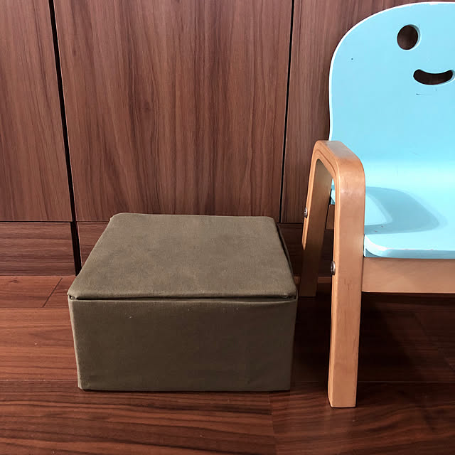牛乳パック椅子,こどもと暮らす,帆布,きこりの小いす,手作りスツール,牛乳パックスツール,ハンドメイド,100均,Overview Oscarの部屋