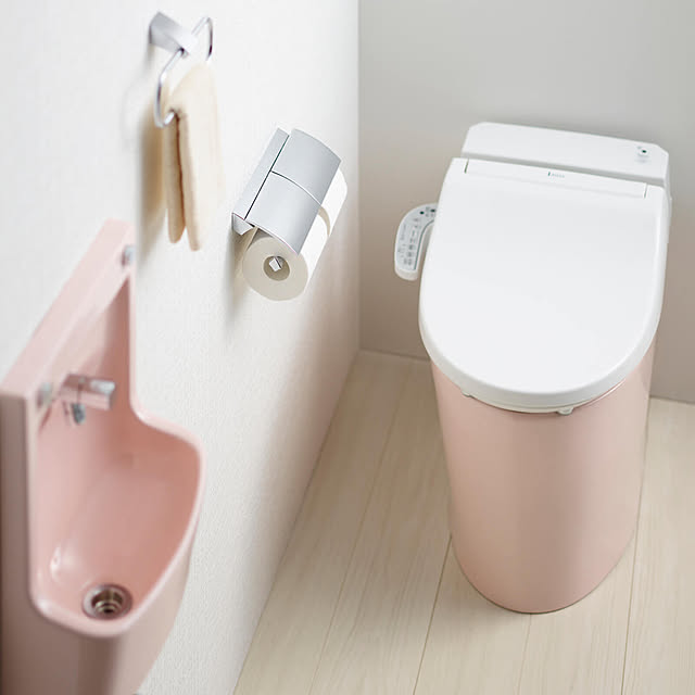かわいい,タンクレストイレ,トイレ手洗い,埋込手洗器,ホワイト×ピンク,ピンクのトイレ,ジャニス工業,スマートクリン,Janis,フローリング,タオルハンガー,ピンクが好き,トイレまわり,明るいトイレ,トイレットペーパーホルダー Janisの部屋