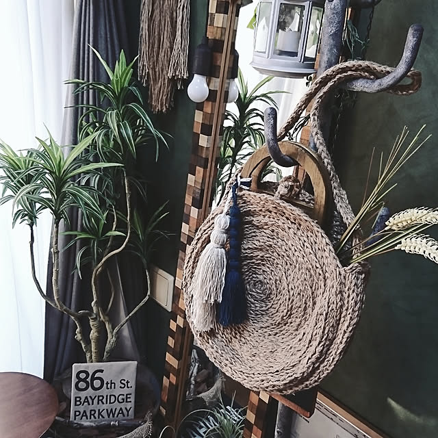 Bedroom,麻紐,編み編み,縫い縫い,インスタ→annami_life,リネンの毛糸,タッセルもハンドメイド,ラウンドバックハンドメイド,ダイソーの板で取っ手,ハンドメイド,裁縫,DIY女子,ニトリ,ニトリ フェイクグリーン,ラウンドバッグ Naの部屋