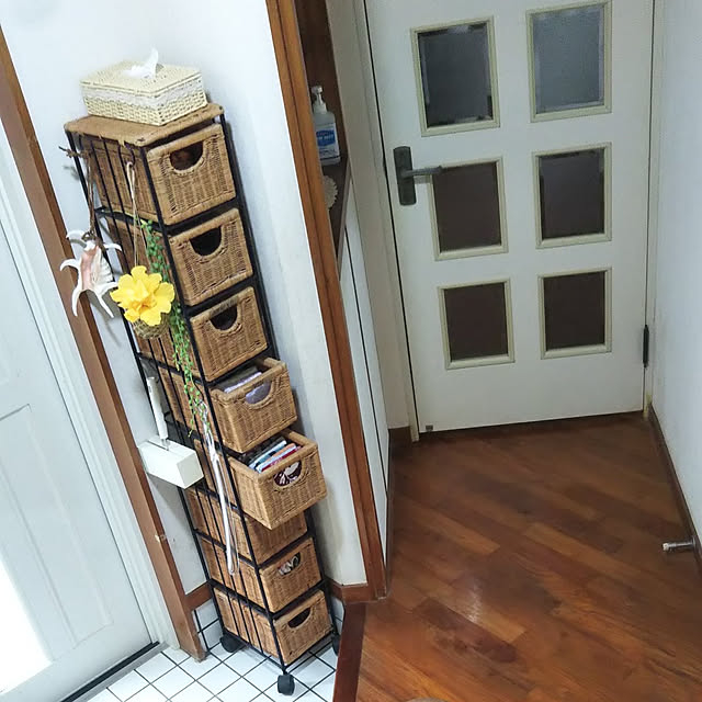 Entrance,玄関収納,藤収納ケース,琉球ガラス一輪挿し,スイジガイ gabの部屋