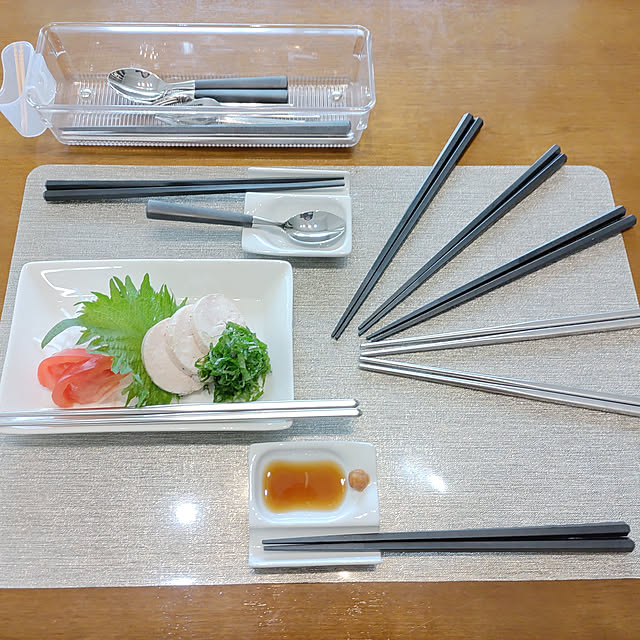 My Desk,やめたこと,マンション暮らし,箸,カトラリーケース,鶏肉料理,箸置き,スプーン置き,ランチョンマット,鶏ハム,滑らない箸,ステンレス箸,普段使いのカトラリー,箸置き小皿 love1017の部屋