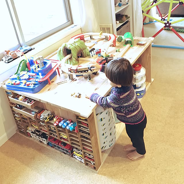 My Desk,トミカ,おもちゃ棚,プレイテーブル,子ども部屋,DIY,トレインテーブル,おもちゃ収納,セリア,トミカ棚,カーズ,トーマス,キッズスペース,こどもと暮らす。,子供部屋,おもちゃ lotus2239の部屋