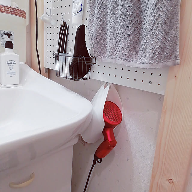 Bathroom,賃貸DIY,賃貸でも諦めない！,賃貸でも楽しく♪,賃貸洗面台DIY,ドライヤーホルダー,ドライヤー収納,ドライヤー置き場 monchiの部屋