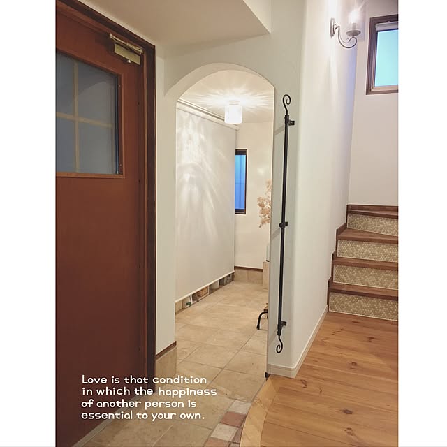 Entrance,靴収納,玄関扉開けて左側に,壁一面靴の棚です,名古屋モザイクタイル,テラコッタ,シュークローク tomoの部屋