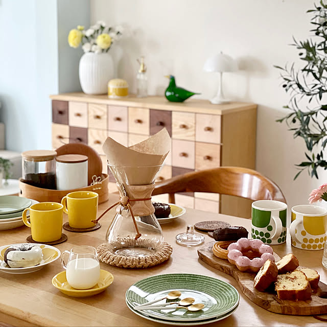 ケメックス,ダイニング,イッタラ,アラビア,北欧食器,ミスド,テーブルコーデ,カフェタイム,インテリア雑貨,お花のある暮らし,狭小住宅,建売住宅,ケーラー,木が好き,北欧インテリア,リビングダイニング,北欧ナチュラル,My Desk arilemaの部屋