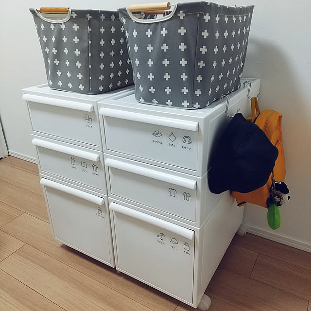 My Shelf,クローゼット,収納,リビング,like-it,ライクイット,子供のいる暮らし,4歳,マンション暮らし,1歳児,北欧インテリアに憧れる,幼稚園グッズ,子供服収納,ハンドタオル収納,ラベルシール,ポケットティッシュ収納,無印良品,横ぶれしにくいフック,掛ける収納,カインズホーム,キャンドゥ Sakuraの部屋