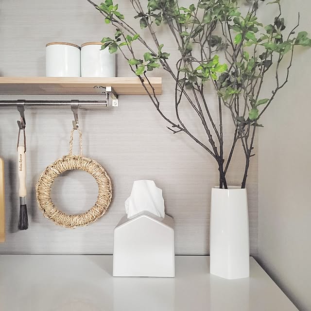 Kitchen,みどりのある暮らし,リフォームなし中古戸建て,お花のある暮らし,好きなものに囲まれて暮らす,雑貨のある暮らし,ナチュラルカラー,シンプルインテリア,ナチュラルインテリア,コメントお気遣いなく♡,中古戸建て,雑貨,いつもいいね！ありがとうございます♪,緑のある暮らし,みどりある生活,アクセントクロス,ティッシュケース,KEYUCA,ドウダンツツジ oomiの部屋