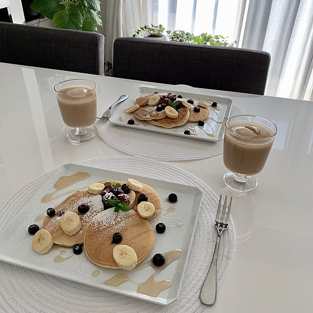 カフェオレ,ザラホーム,見てくれてありがとうございます❤︎︎,おはようございます♪,RCに感謝❤︎です,コメントお気遣いなくです❤︎,休日の楽しみ,休日の朝,有田焼,1616/arita japan,低温でじっくり,おうちカフェ,業務スーパーのブルーベリー,ミント栽培 sugarcookieの部屋