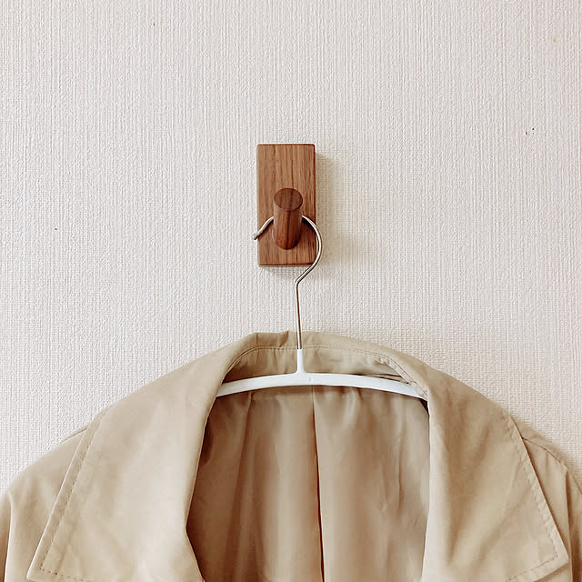 フック,MAWAハンガー,コート掛け,無印良品 壁に付けられる家具,無印良品,四畳半の部屋,四畳半,ナチュラルな暮らし,寝室の一角,実家,実家暮らし,狭いけど諦めない！,ミドルブラウン,ホワイト×ベージュ,ホワイトインテリア,ナチュラル,小さなお部屋,寝室,ホワイト×ブラウン george.biscuitの部屋