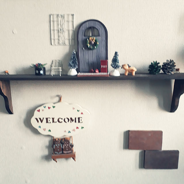 Entrance,クリスマス,雑貨,ハンドメイド,ミニチュア大好き,いいね、押し逃げごめんなさい。,端材で製作,カメラマークを消したくて♡,ナチュラルキッチン,ダイソー,すのこ棚,木をレンガ風に,フライングタイガーコペンハーゲン AcchanSaysの部屋