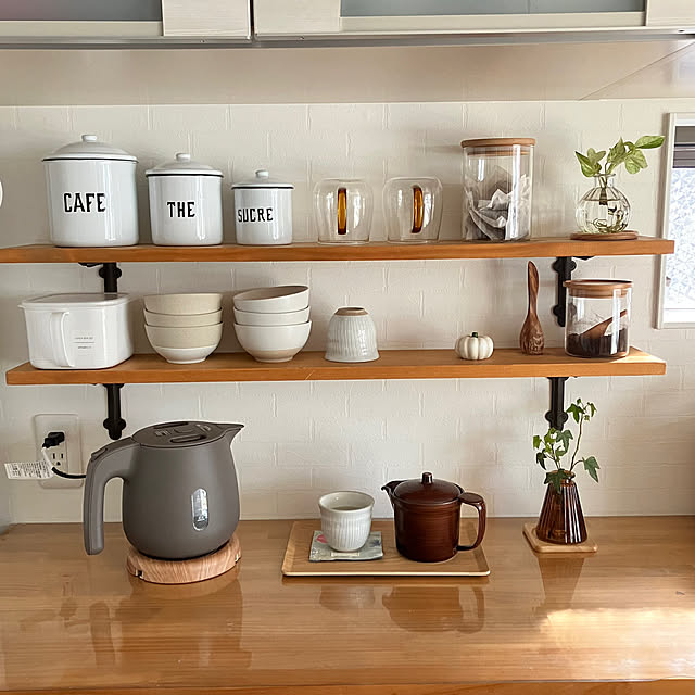 My Shelf,急須,湯呑み,キャニスターセット,かぼちゃ雑貨,家電,IKEA,トレー,象印,ZOJIRUSHI,手抜き家事,きょうを、だいじに。,マグカップ,ケトル,セリア,3COINS,ガラスキャニスター,インスタントコーヒー,アイビー水挿し,ハロウィン makiの部屋