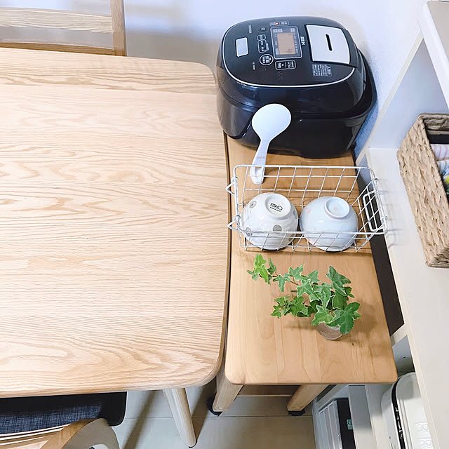 アイビー,お茶碗,2LDK,キッチンワゴン,炊飯器置き場,ナチュラル,ダイニングテーブル,二人暮らし,シンプル,賃貸,ニトリ,My Shelf asuの部屋