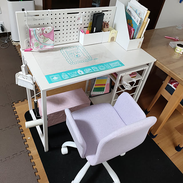 My Desk,子供のいる暮らし,赤ちゃんのいる暮らし,リビング学習,5歳の誕生日プレゼント,こどもチャレンジ,思考力特化コース,誕生日プレゼント,ニトリ,学習チェア,学習チェア(薄紫色),娘が紫色好き,ホワイト×薄紫色 momomamaの部屋