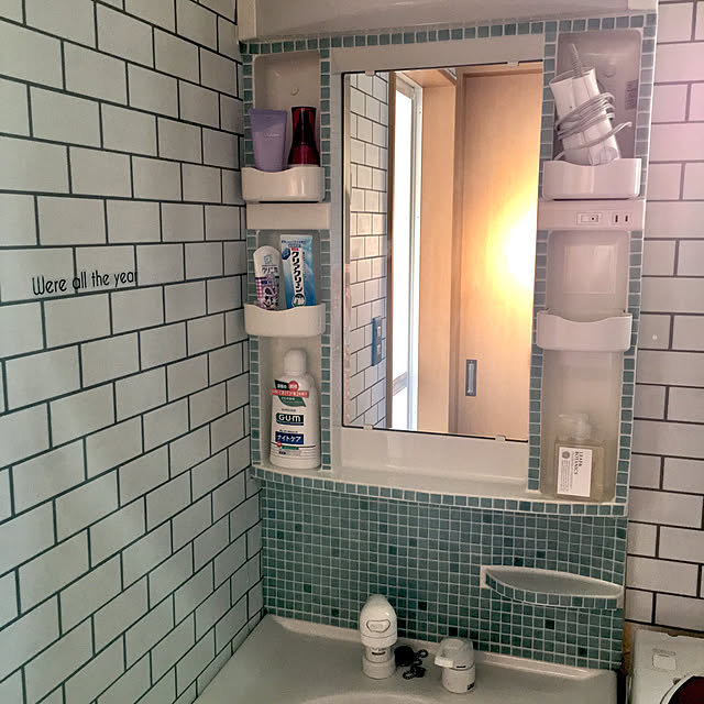 Bathroom,壁紙屋本舗,haru ちゃんからのクリスマス便,セリア食器棚シート,2017.12.18,昭和ポンコツチーム,達成感&充実感♡ hirokoの部屋